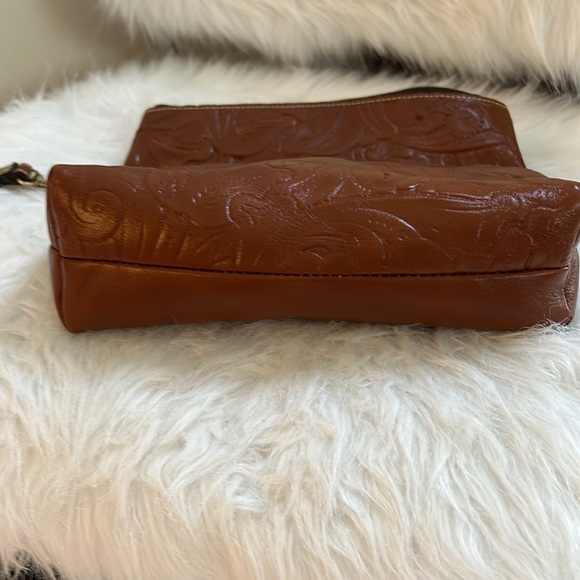 NWT, Patricia Nash tooled leather wristlet - Picture 9 of 15
